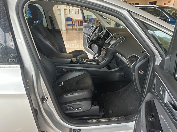 Ford S-MAX 14 of 25