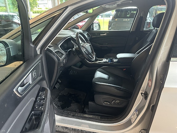 Ford S-MAX 8 of 25
