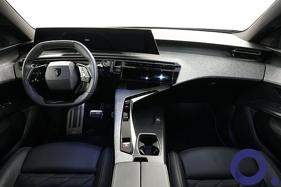 Peugeot e-3008 10 of 25