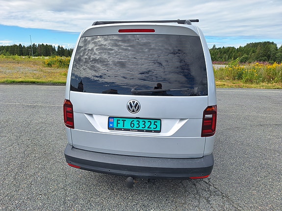 Volkswagen Caddy Maxi 4 of 8