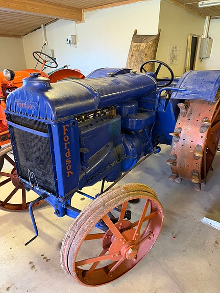 Andre Case og fordson 13 of 14