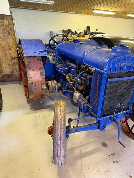 Andre Case og fordson 12 of 14