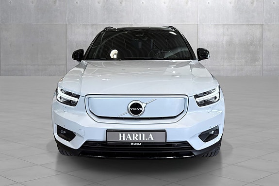 Volvo XC40 15 of 30