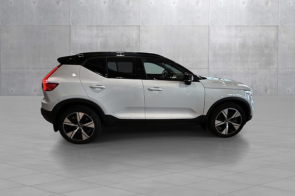 Volvo XC40 11 of 30