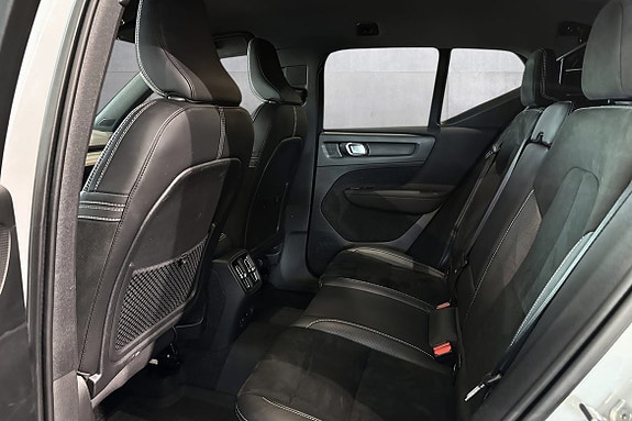 Volvo XC40 19 of 30