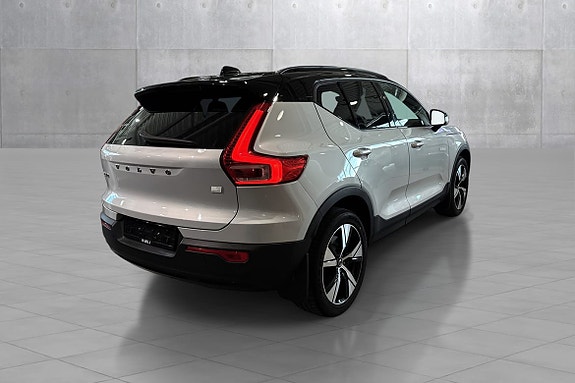 Volvo XC40 10 of 30