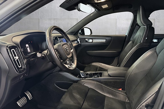 Volvo XC40 17 of 30