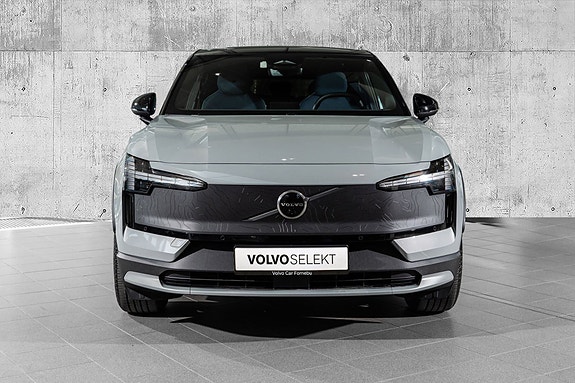 Volvo EX30 CC 3 of 5
