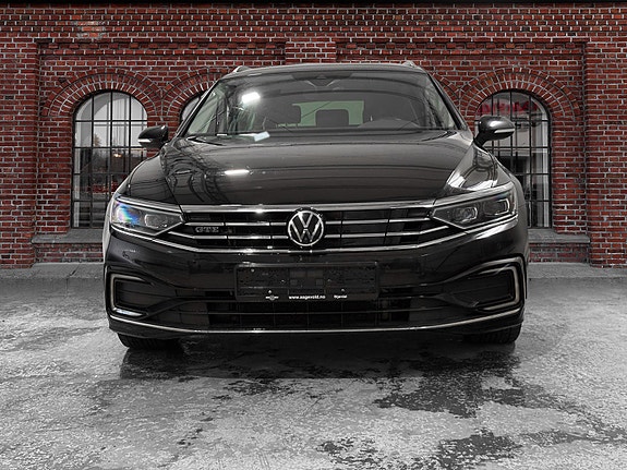 Volkswagen Passat 3 of 5