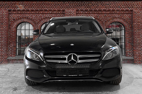 Mercedes-Benz C220 d 3 of 5