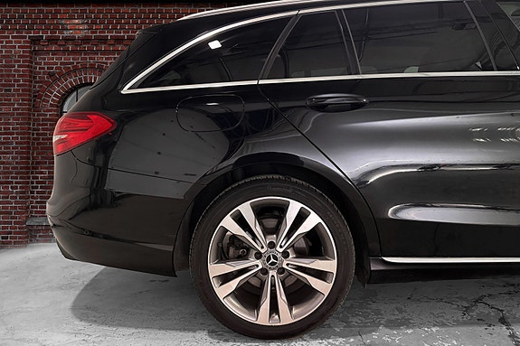 Mercedes-Benz C220 d 5 of 5