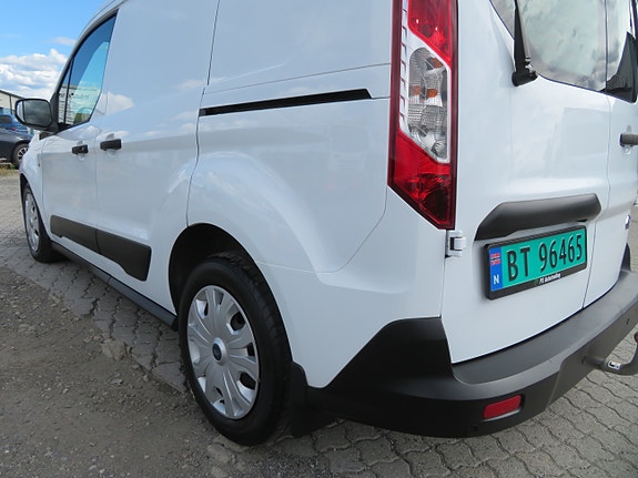 Ford Transit Connect 13 of 30