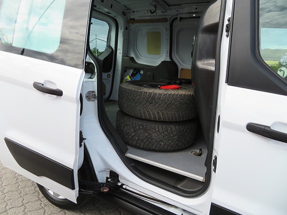 Ford Transit Connect 20 of 30