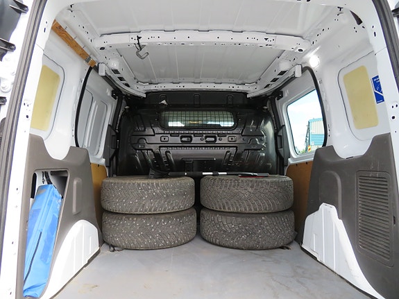 Ford Transit Connect 16 of 30