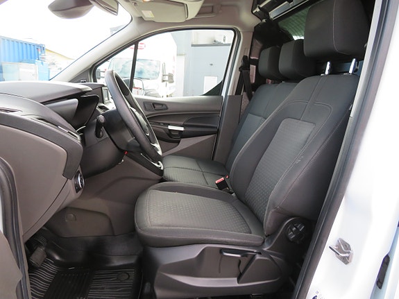 Ford Transit Connect 27 of 30