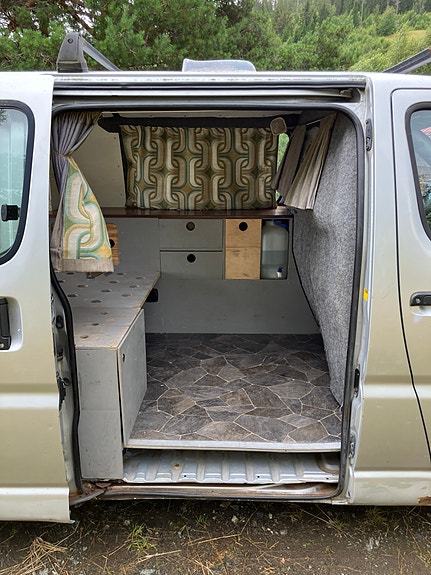 Toyota HiAce 6 of 12