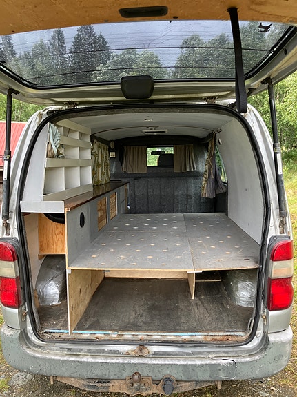 Toyota HiAce 4 of 5