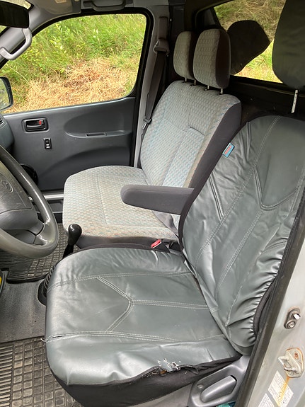 Toyota HiAce 8 of 12