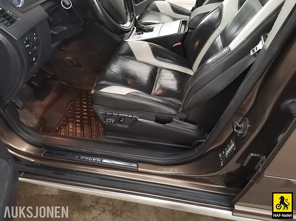 Volvo XC90 28 of 30