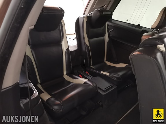 Volvo XC90 16 of 30