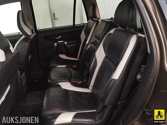 Volvo XC90 12 of 30