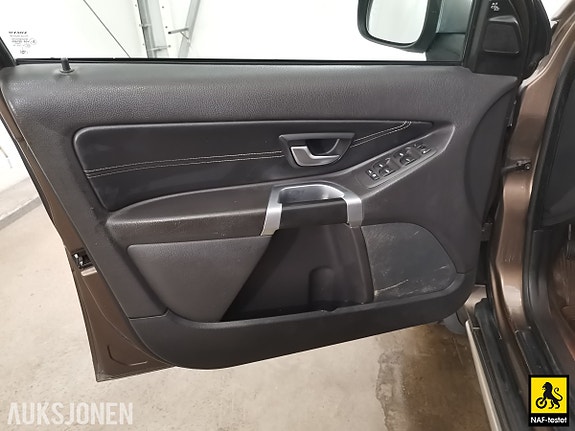 Volvo XC90 30 of 30