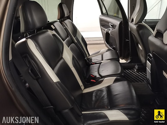 Volvo XC90 15 of 30