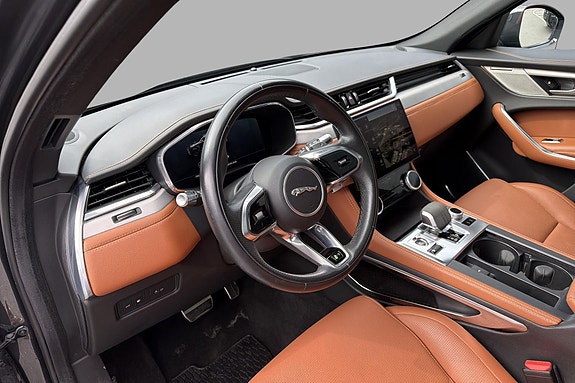 Jaguar F-PACE 12 of 18