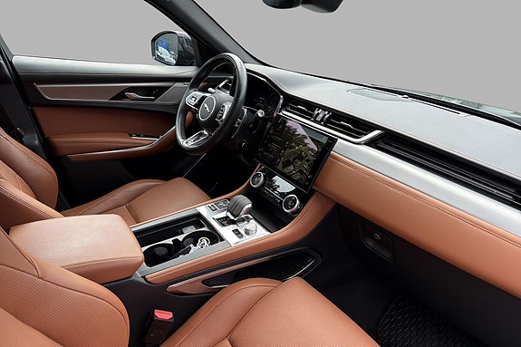 Jaguar F-PACE 11 of 18