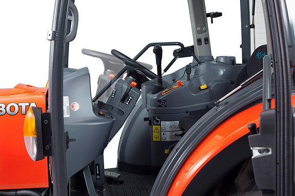 Kubota L2-452 13 of 23