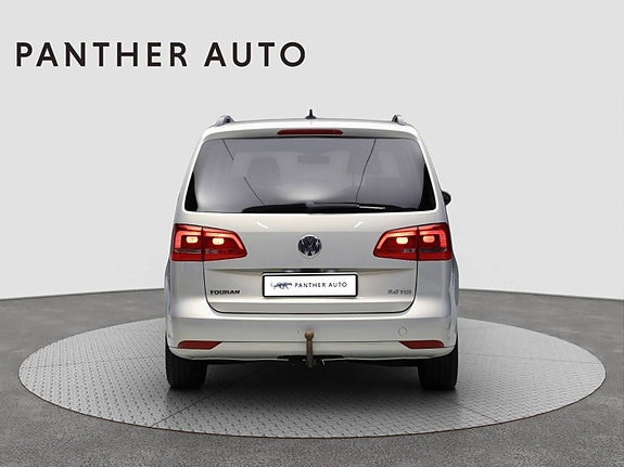 Volkswagen Touran 5 of 5