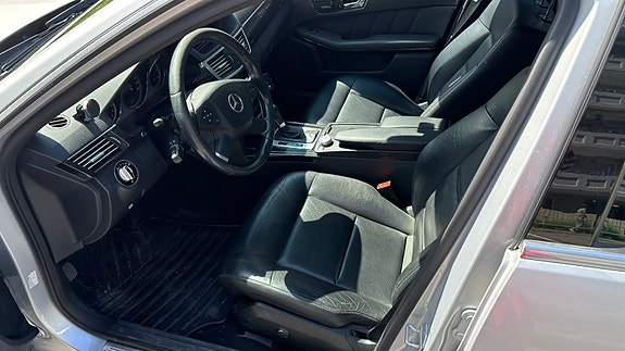 Mercedes-Benz E220 17 of 30
