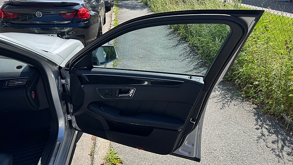 Mercedes-Benz E220 27 of 30