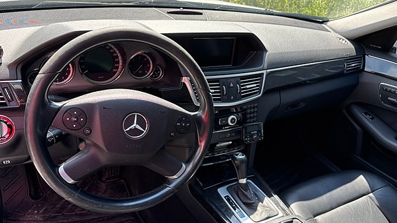 Mercedes-Benz E220 19 of 30
