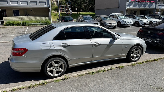 Mercedes-Benz E220 4 of 30