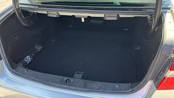 Mercedes-Benz E220 24 of 30