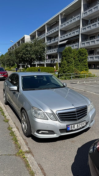 Mercedes-Benz E220 5 of 30