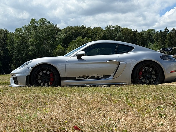 Porsche 718 Cayman GT4 Clubsport 3 of 5