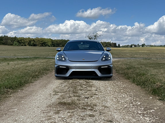 Porsche 718 Cayman GT4 Clubsport 2 of 5