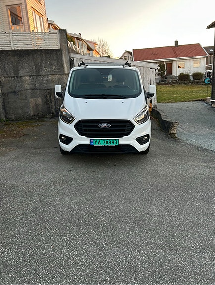 Ford Transit Custom 320L 3 of 5