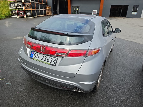 Honda Civic 4 of 8