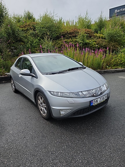 Honda Civic 2 of 8