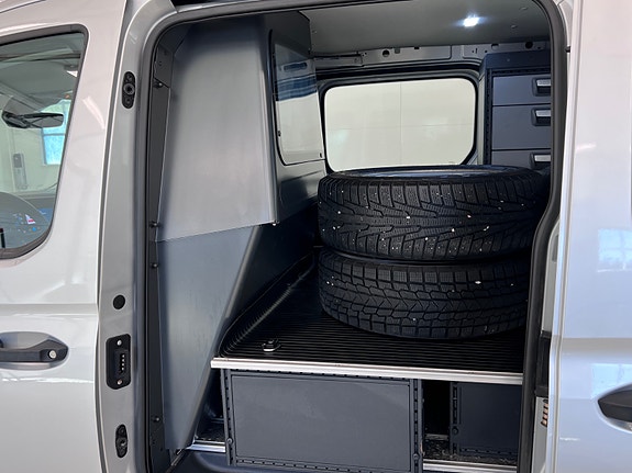 Volkswagen Caddy Maxi 22 of 30
