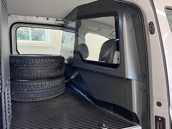 Volkswagen Caddy Maxi 8 of 30