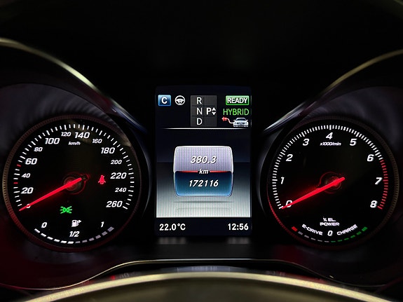 Mercedes-Benz GLC350 e 16 of 30