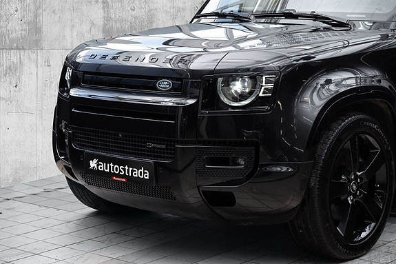 Land Rover Defender 110 2 of 5