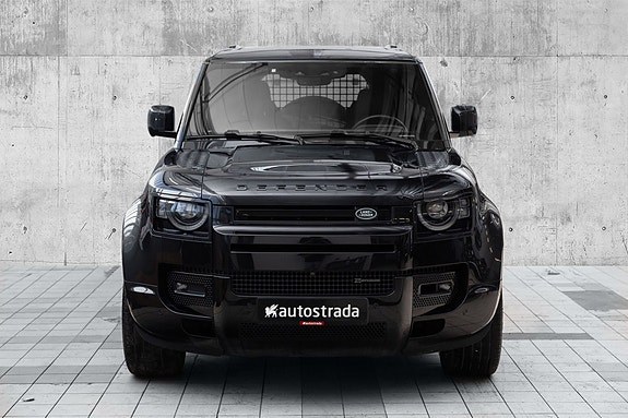 Land Rover Defender 110 4 of 5