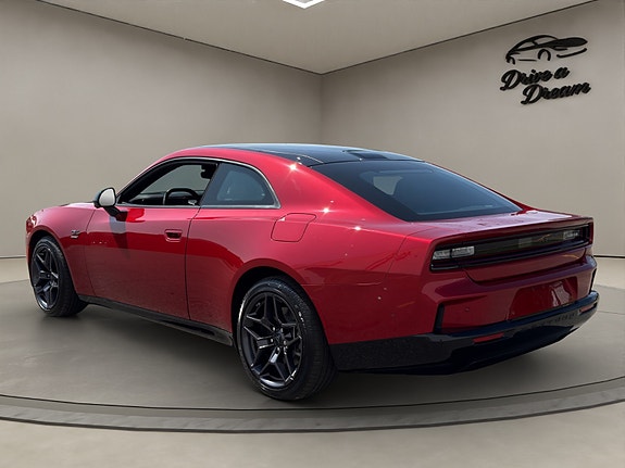 Dodge Charger 4 of 5