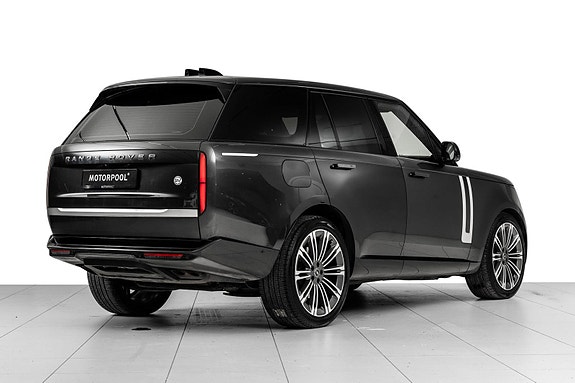 Land Rover Range Rover 2 of 5