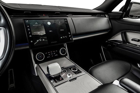 Land Rover Range Rover 13 of 30